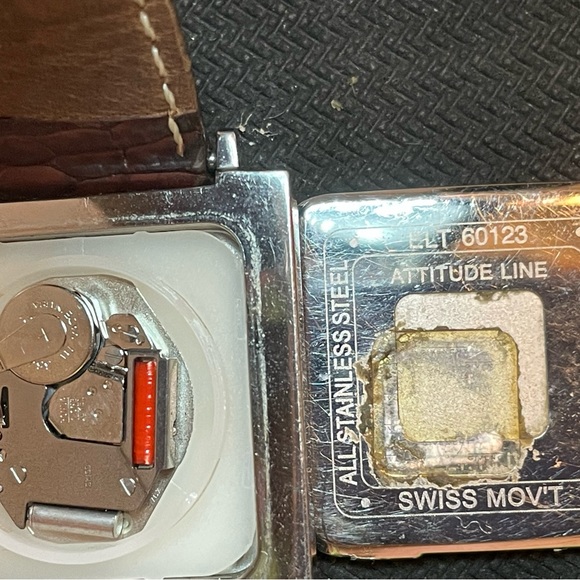 GIVENCHY PARIS Attitude Line Mother Of Pearl dial Watch. - Picture 12 of 12